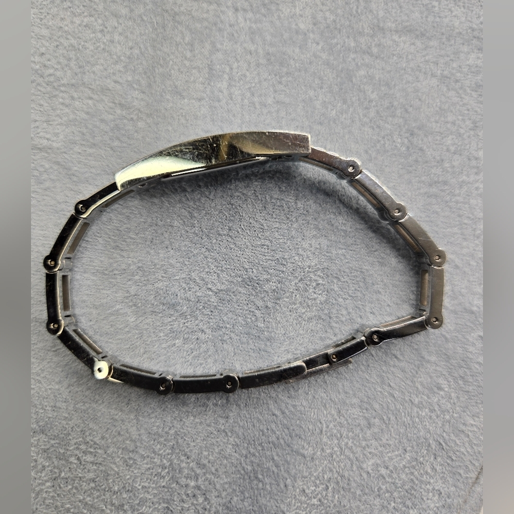 Gucci Silver Watch COA INCLUDED! - Picture 13 of 15